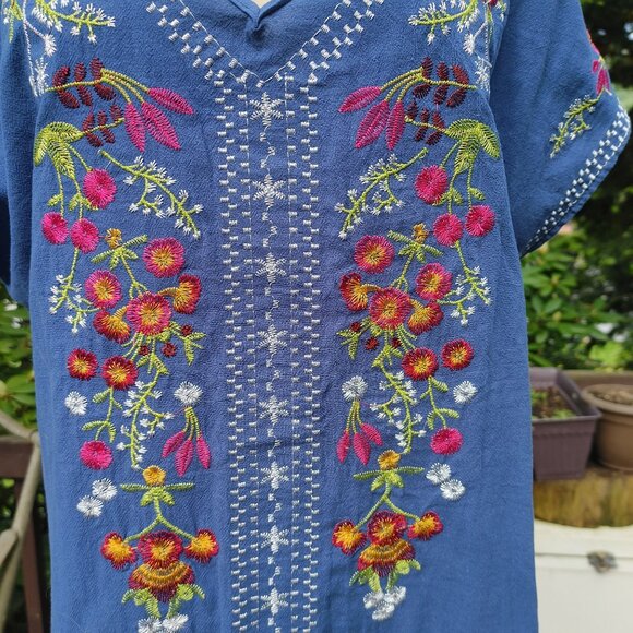 Women's V Neck Dress XXL Embroidered Bright Blue Summer Floral - Picture 9 of 9